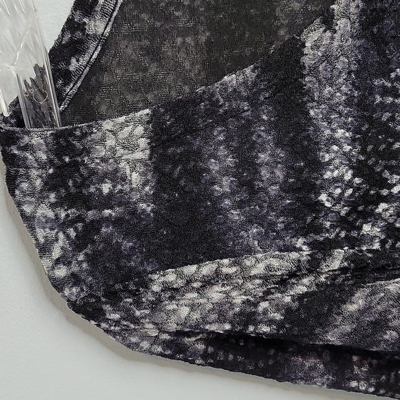 Catherine's Textured Animal Print Gray & BLack Stretch Tunic 14/16W - Picture 3 of 7